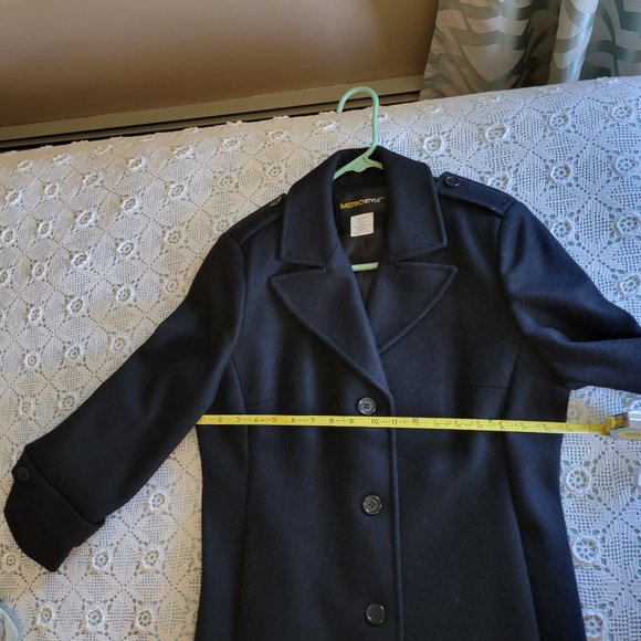 100% Wool Winter Coat | Like New | Petite Size 6 | Black | MetroStyle - Picture 10 of 13